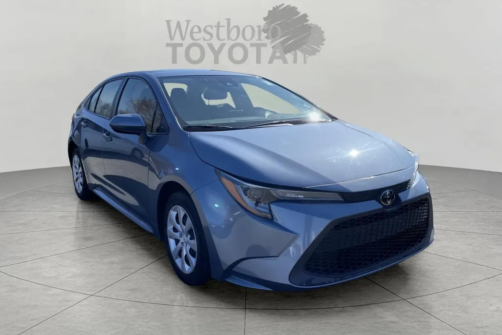 2022 Toyota Corolla LE photo 1