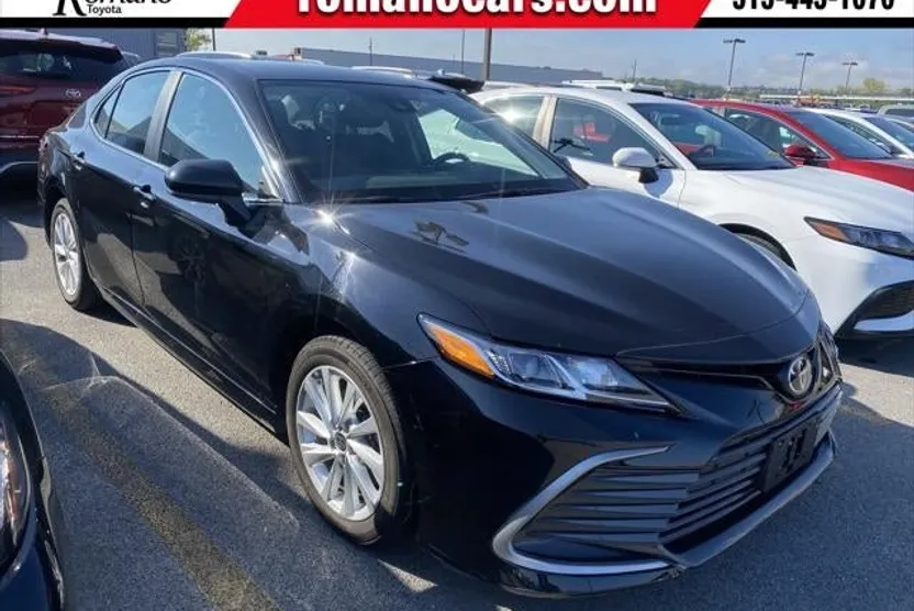 2024 Toyota Camry LE photo 1