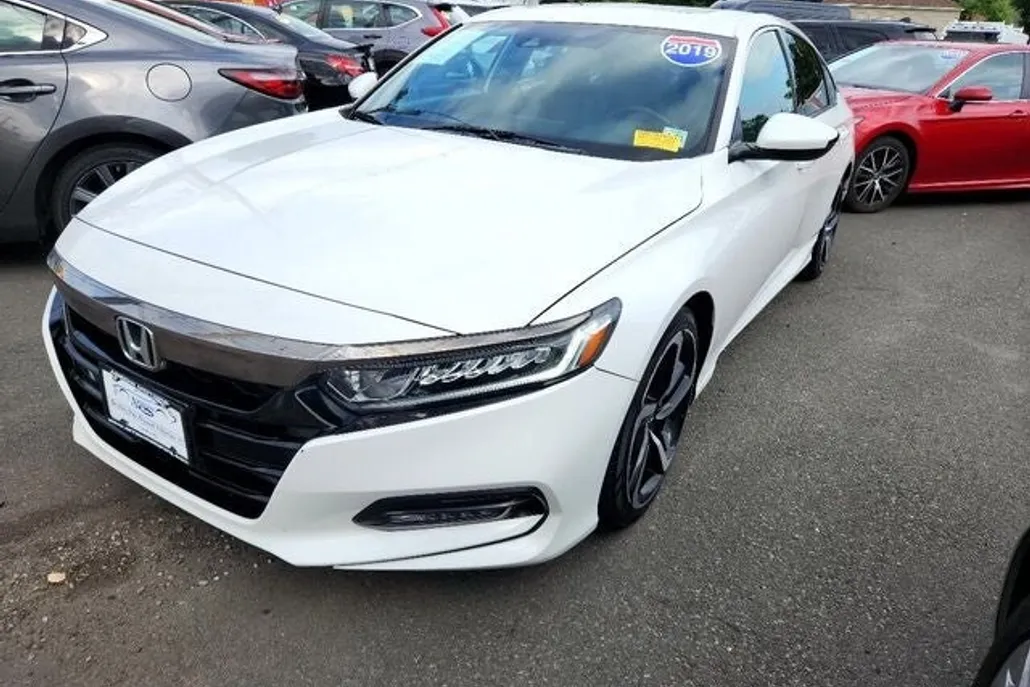 2019 Honda Accord Sport 2.0T photo 1