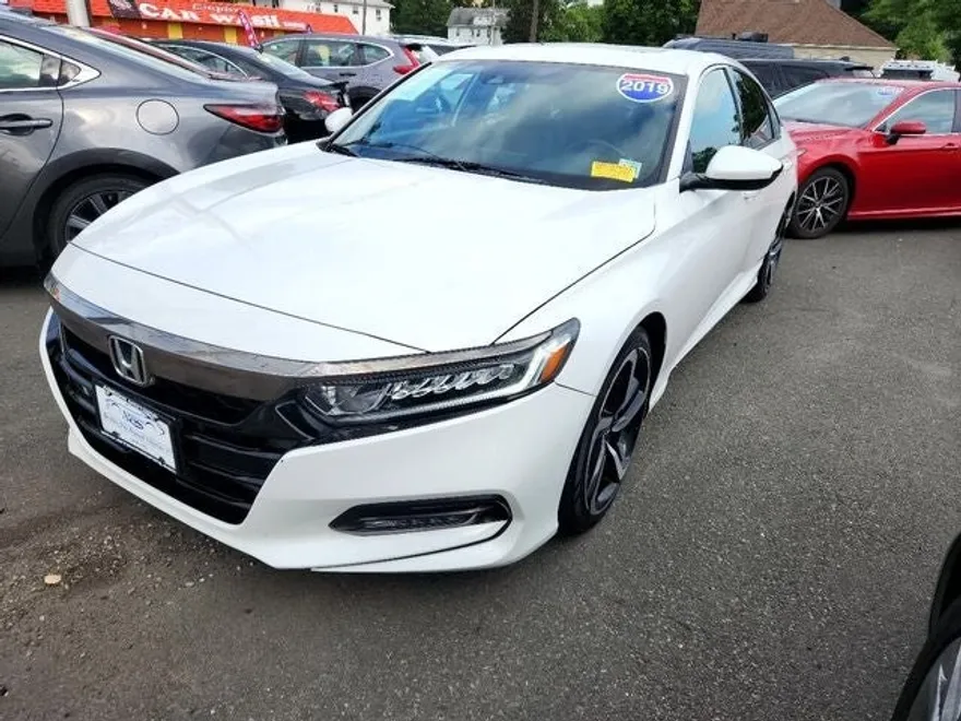 2019 Honda Accord Sport 2.0T photo 1