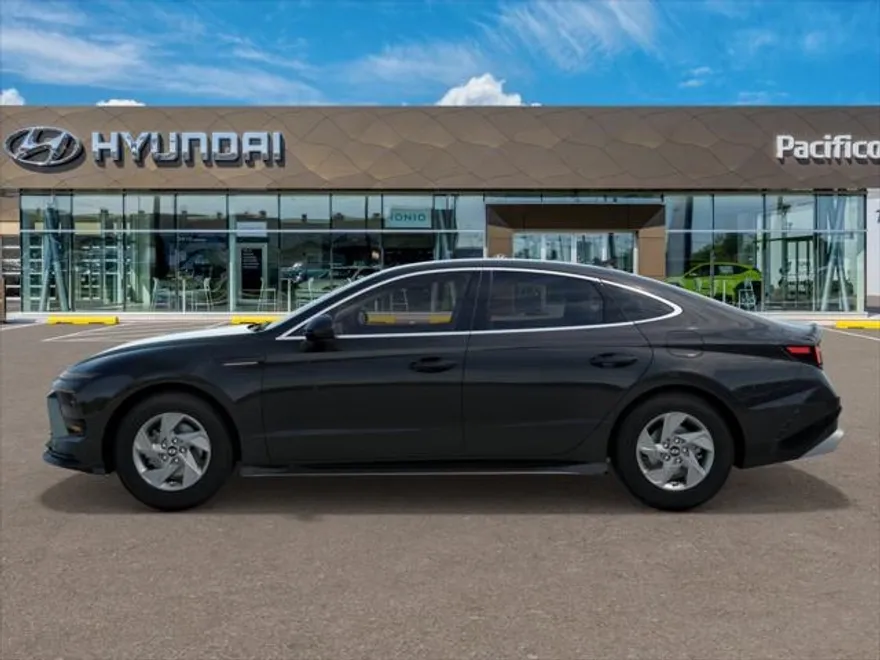 2025 Hyundai Sonata SE photo 1