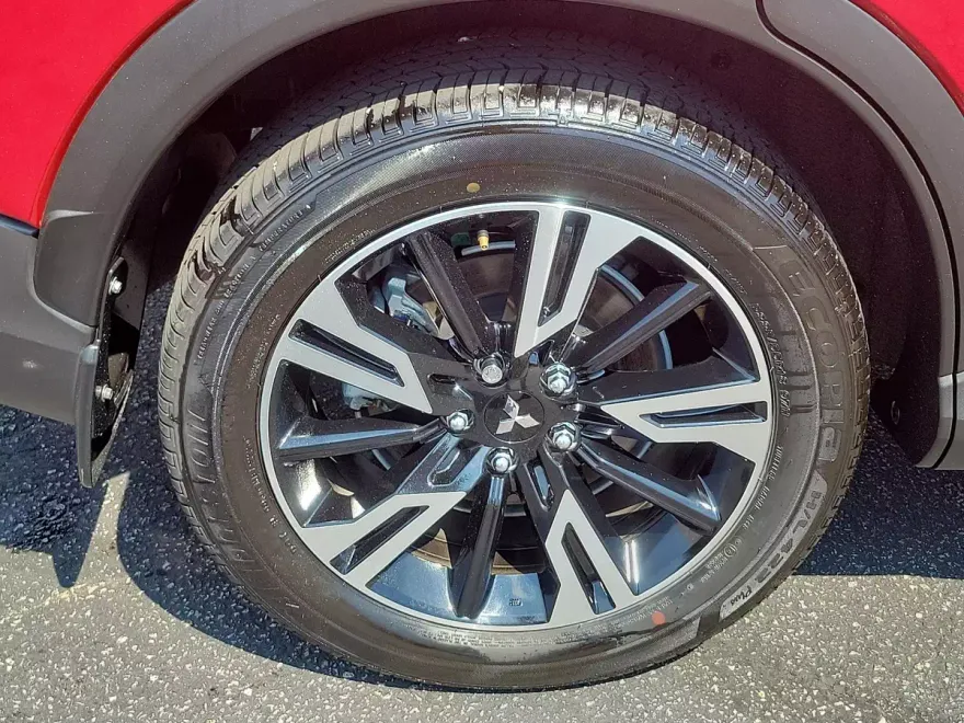 2023 Mitsubishi Eclipse Cross SEL photo 8