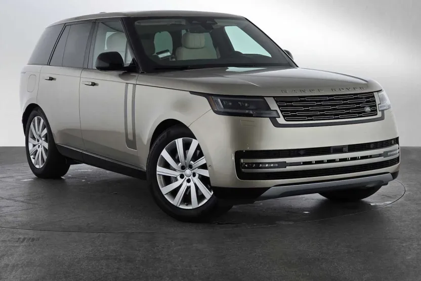 2024 Land Rover Range Rover SE photo 1