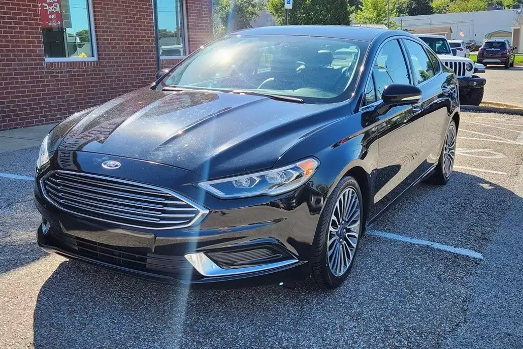 2018 Ford Fusion SE photo 1