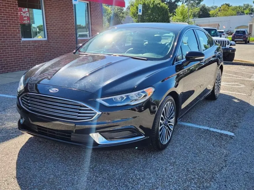 2018 Ford Fusion SE photo 1