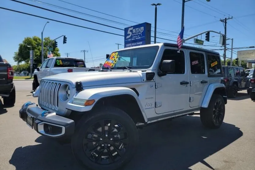 2023 Jeep Wrangler Sahara 4xe Sport photo 1