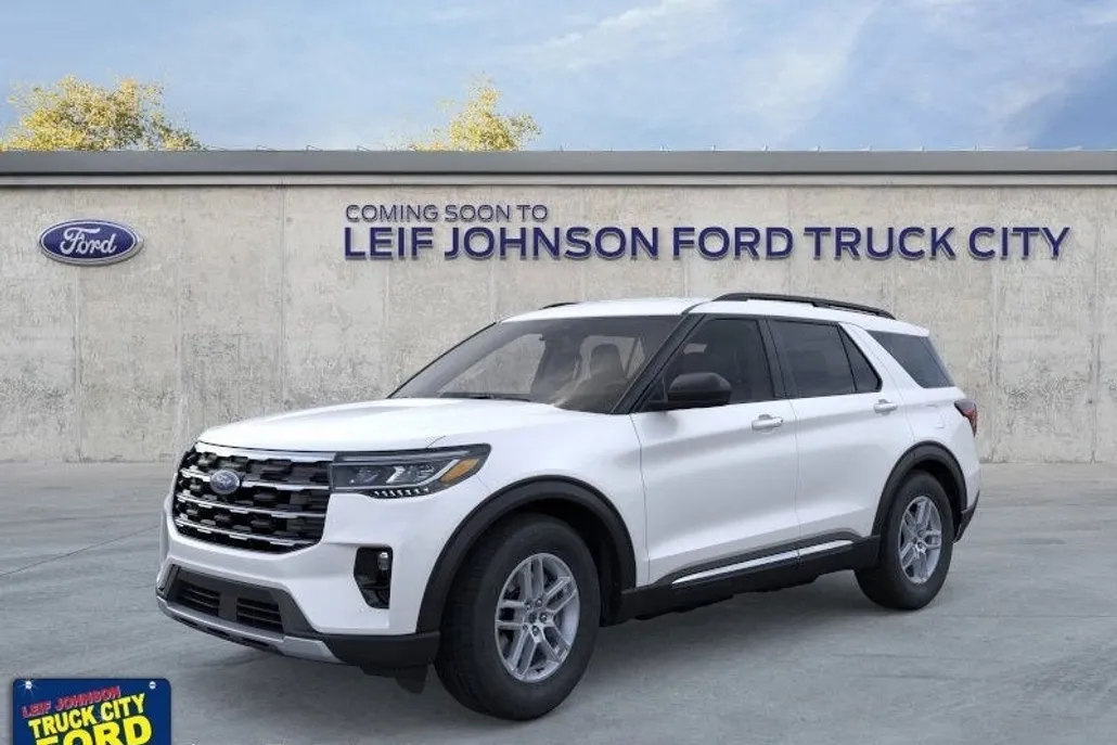 2025 Ford Explorer photo 1
