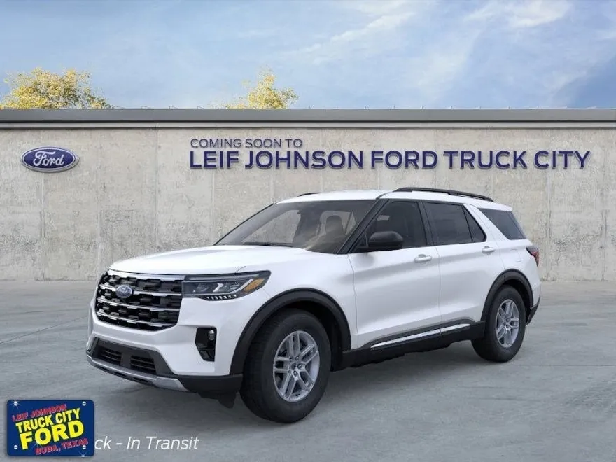 2025 Ford Explorer photo 1