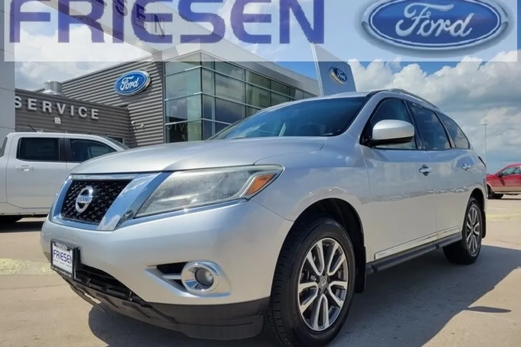 2013 Nissan Pathfinder SL photo 1