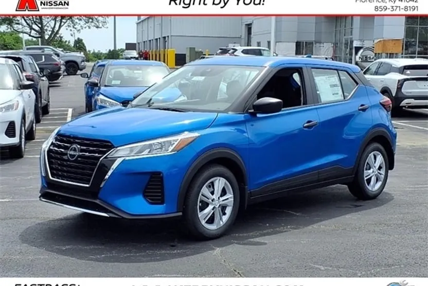 2025 Nissan Kicks Play S photo 1