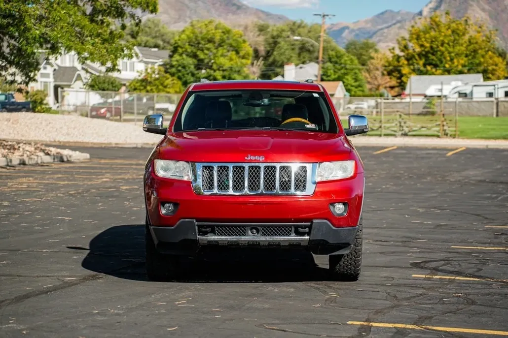 2011 Jeep Grand Cherokee Overland photo 1