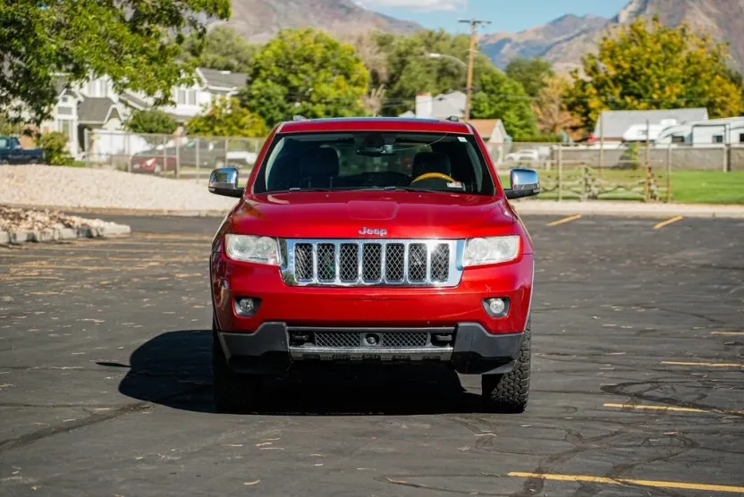 2011 Jeep Grand Cherokee Overland photo 1