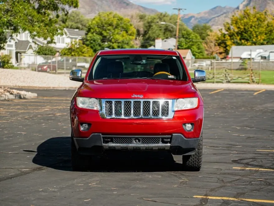 2011 Jeep Grand Cherokee Overland photo 1