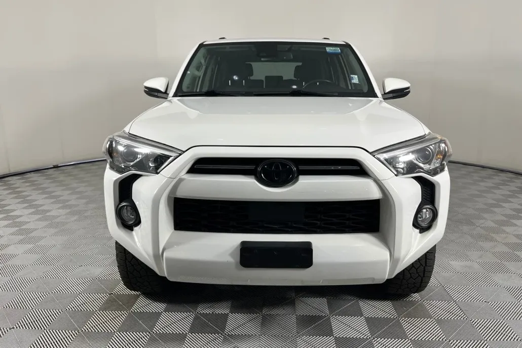 2020 Toyota 4Runner SR5 Premium photo 1