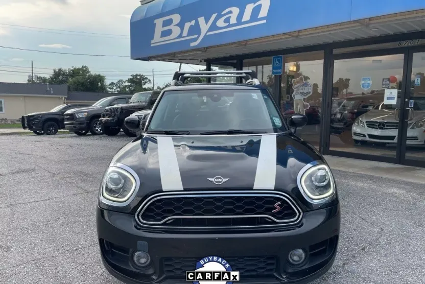 2020 Mini Countryman Classic photo 1