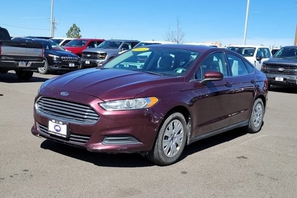 2013 Ford Fusion S photo 1