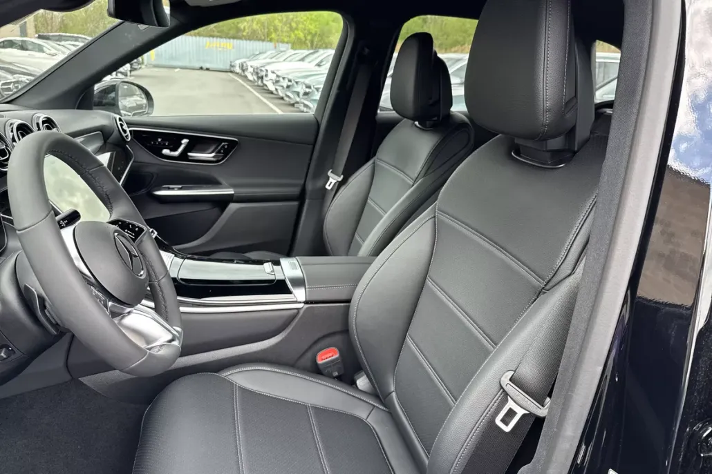 2025 Mercedes Benz GLC 300 4MATIC photo 1