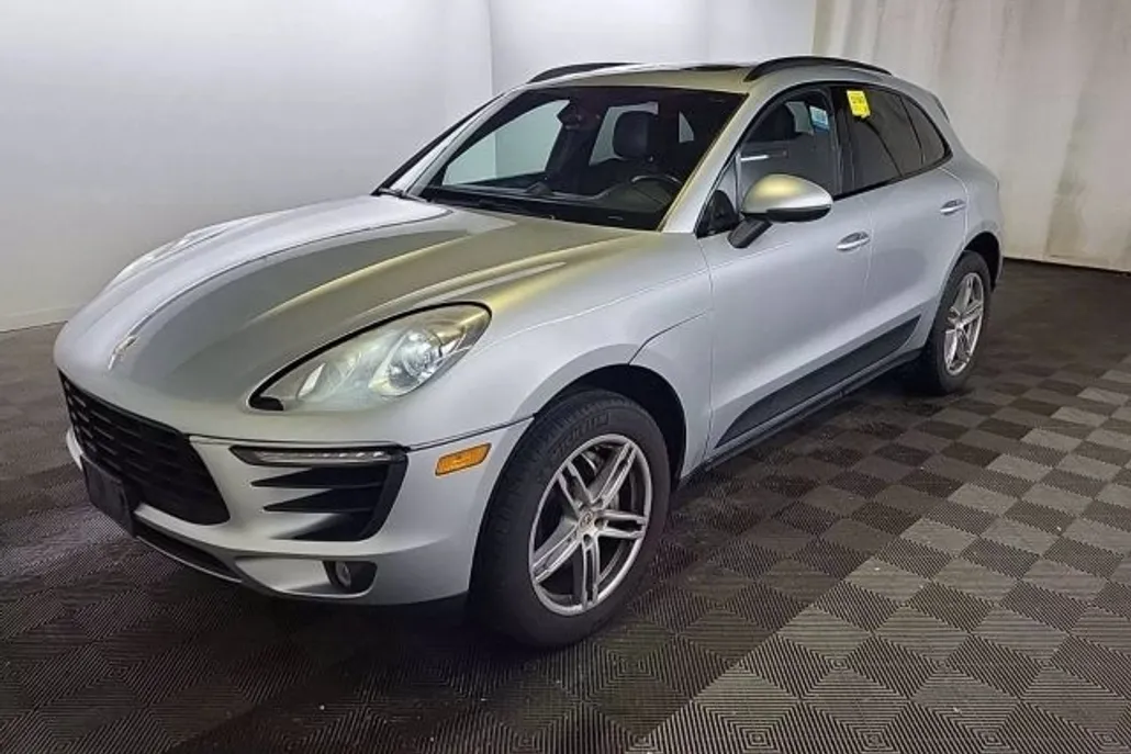2016 Porsche Macan S photo 1