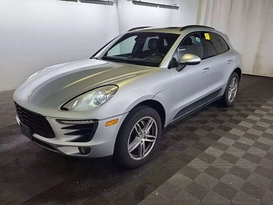 2016 Porsche Macan S photo 1