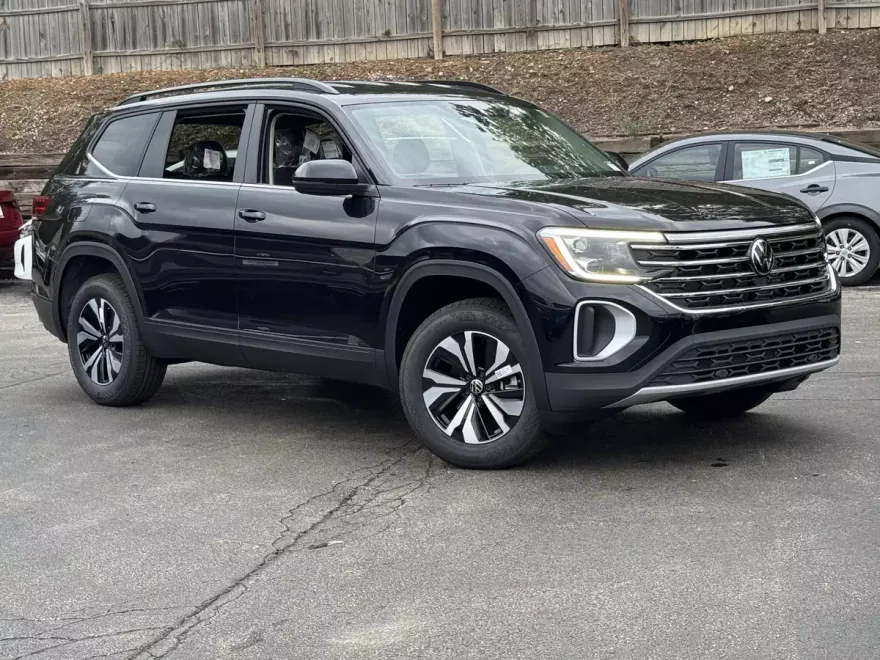 2026 Volkswagen Atlas SE Technology photo 1
