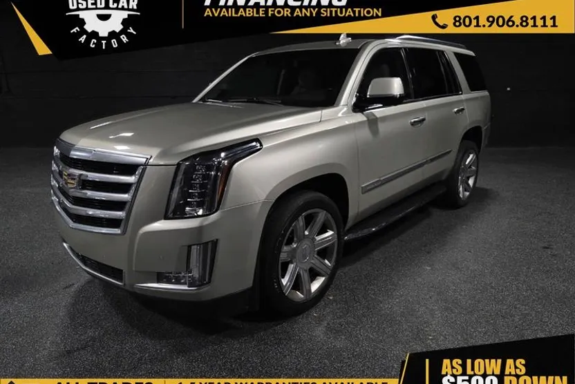 2016 Cadillac Escalade Luxury photo 1