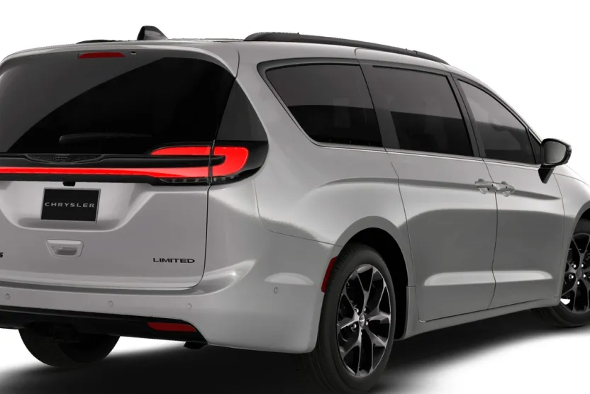 2026 Chrysler Pacifica Limited photo 1