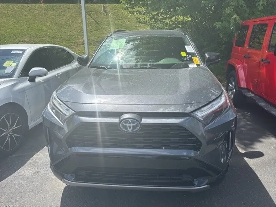 2025 Toyota RAV4 Hybrid XSE photo 2