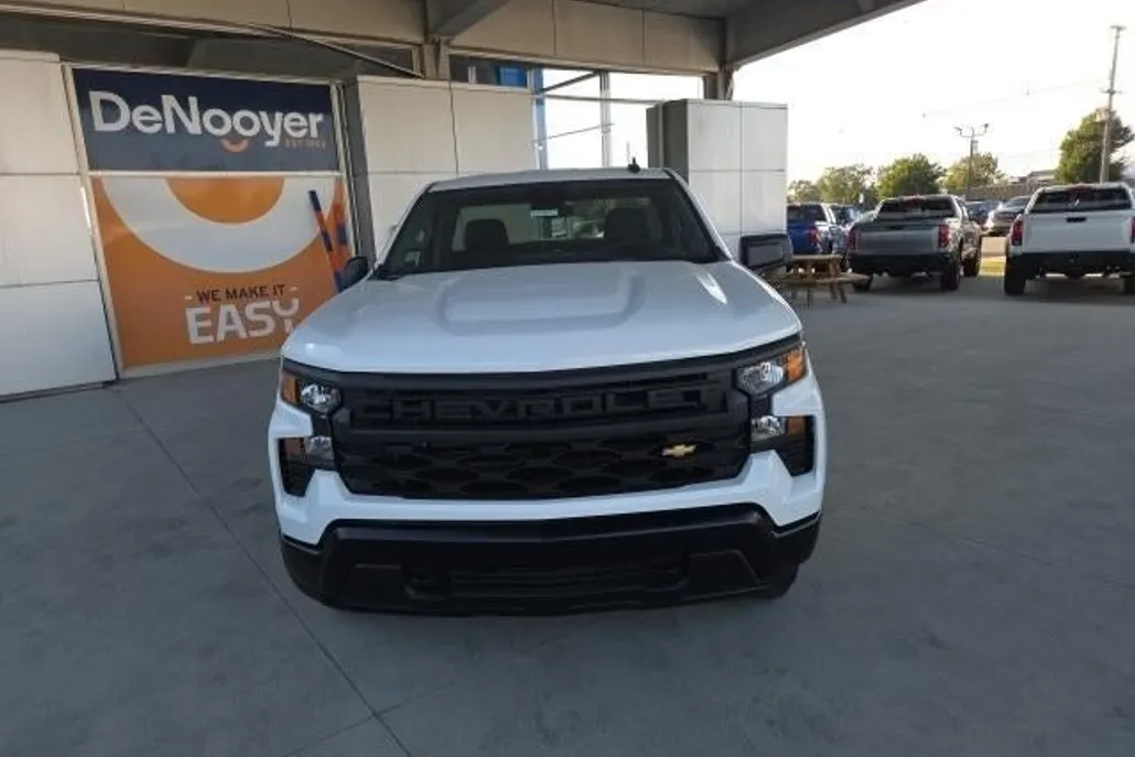 2026 Chevrolet Silverado 1500 Base photo 1