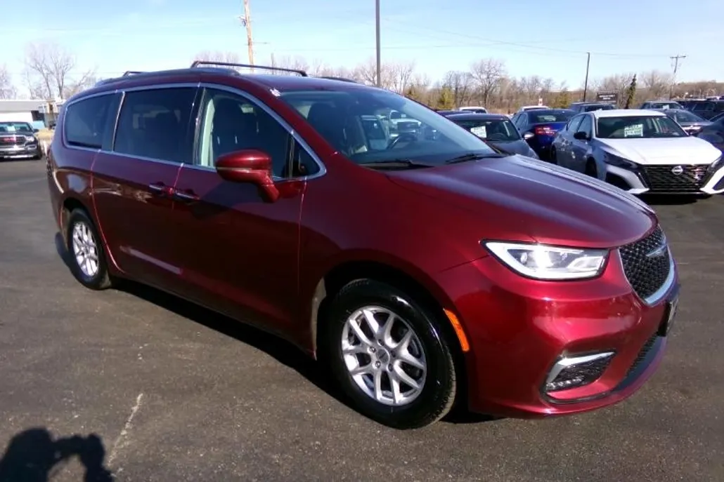 2021 Chrysler Pacifica Touring L photo 1