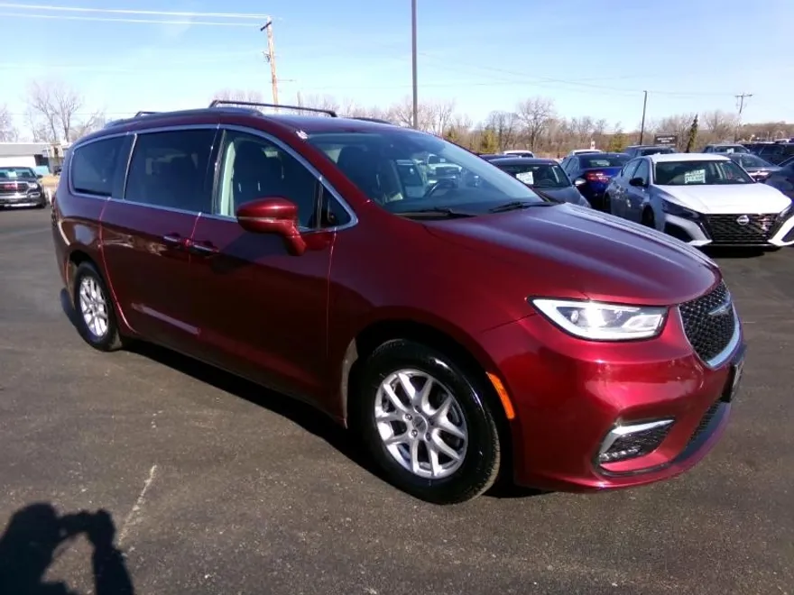 2021 Chrysler Pacifica Touring L photo 1