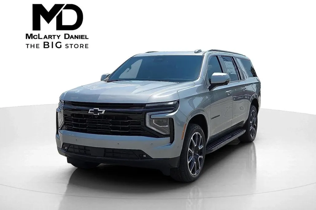 2025 Chevrolet Suburban RST photo 1