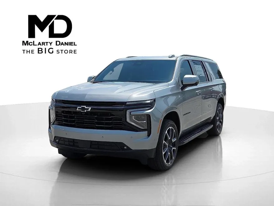 2025 Chevrolet Suburban RST photo 1