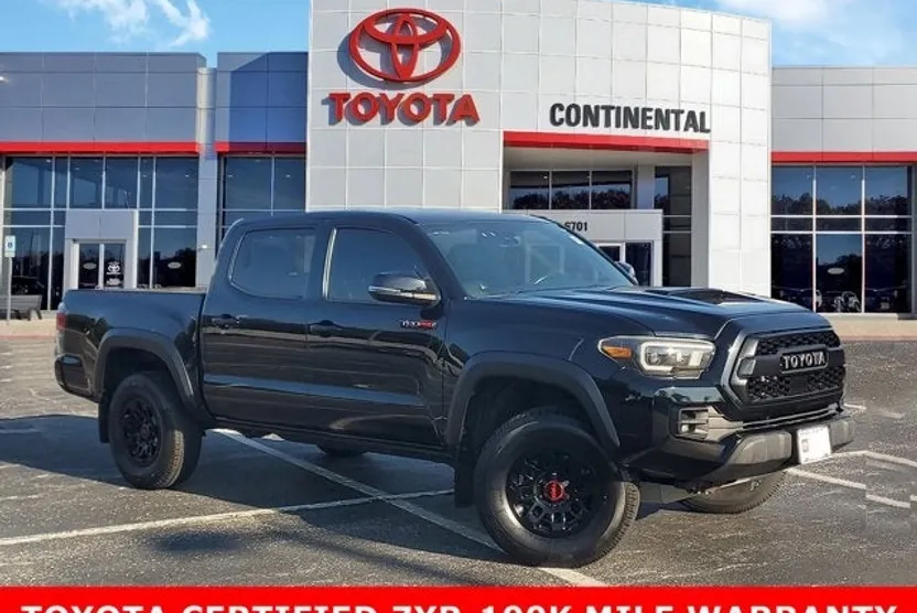 2019 Toyota Tacoma LE photo 1