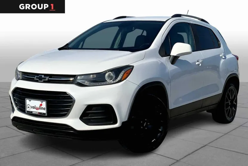 2022 Chevrolet Trax LT photo 1