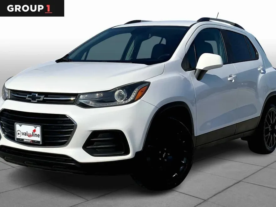 2022 Chevrolet Trax LT photo 1