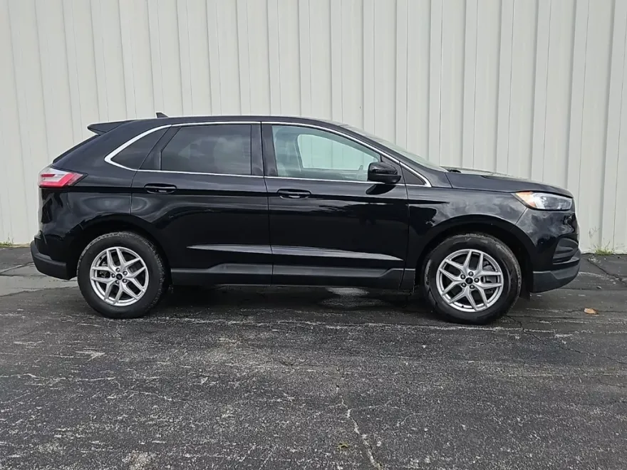 2024 Ford Edge Titanium photo 1