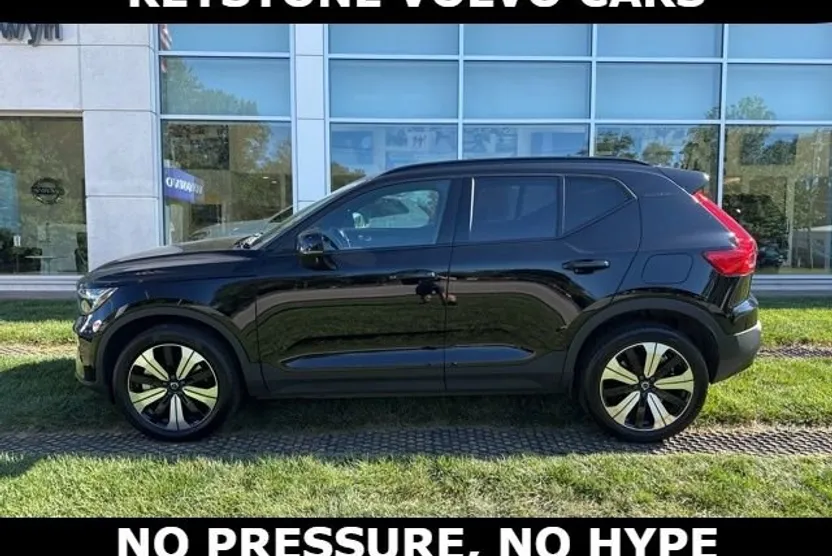 2023 Volvo XC40 Recharge Twin Plus photo 1