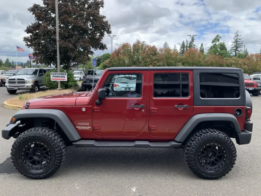 2013 Jeep Wrangler Unlimited Sport S photo 1