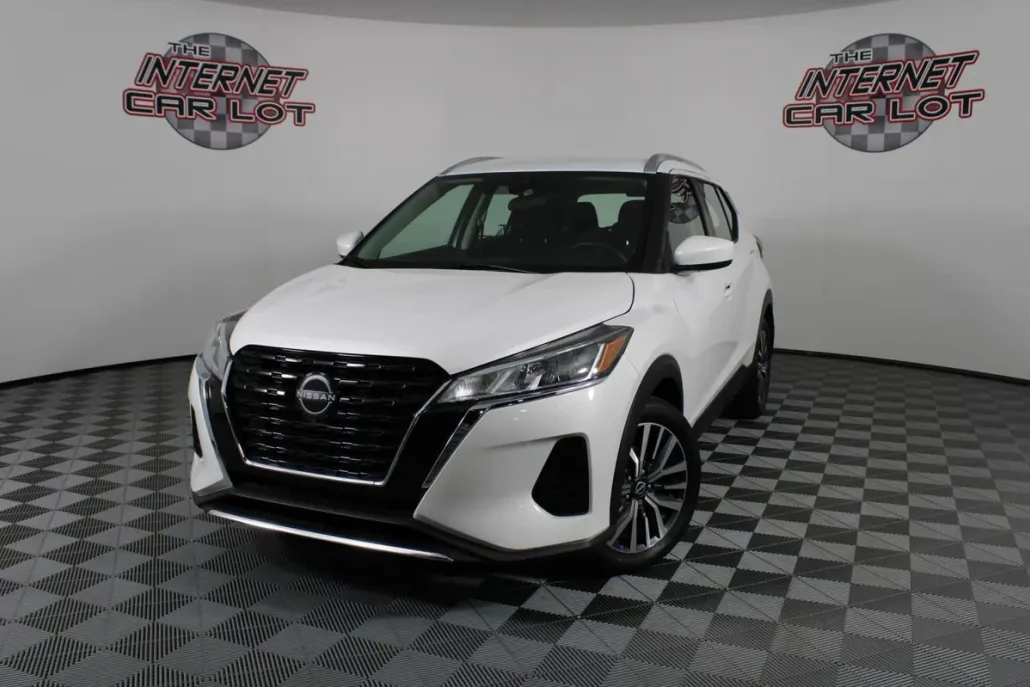 2022 Nissan Kicks SV photo 1