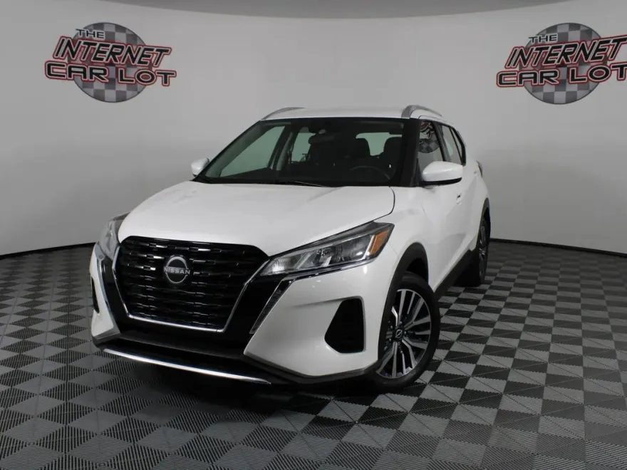 2022 Nissan Kicks SV photo 1