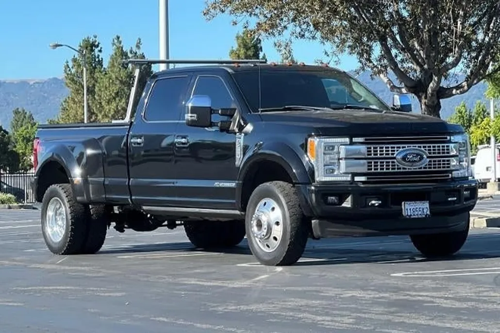 2018 Ford F-450 Platinum photo 1