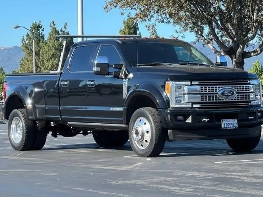2018 Ford F-450 Platinum photo 1