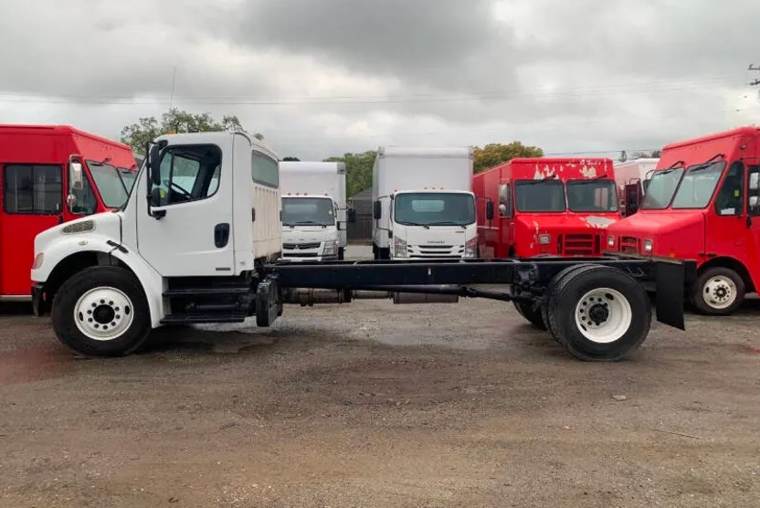 2012 Freightliner M2 photo 1