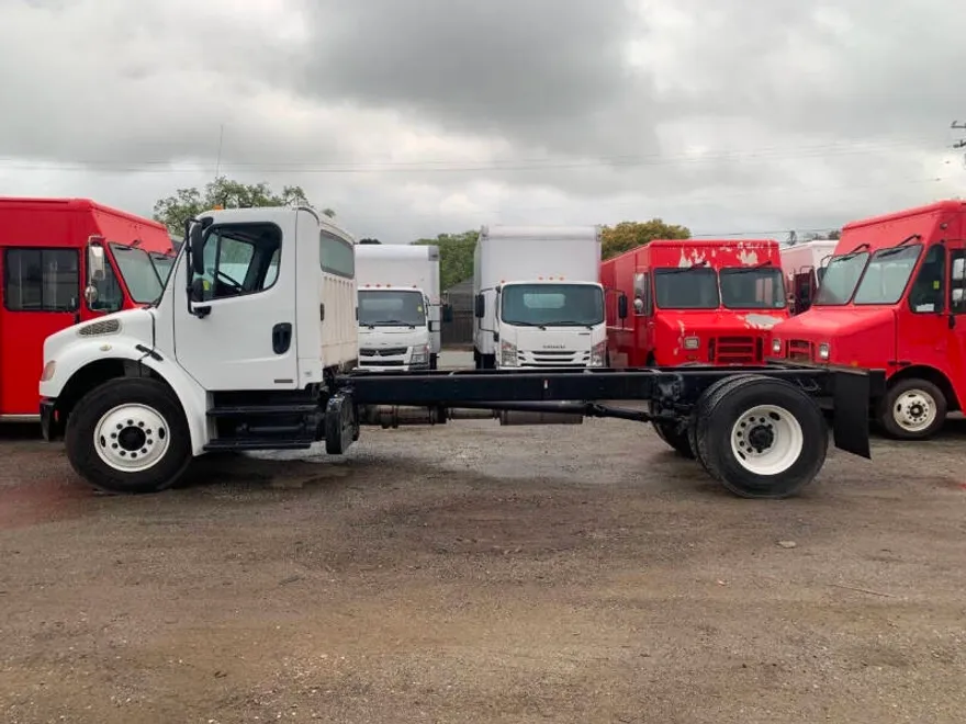 2012 Freightliner M2 photo 1