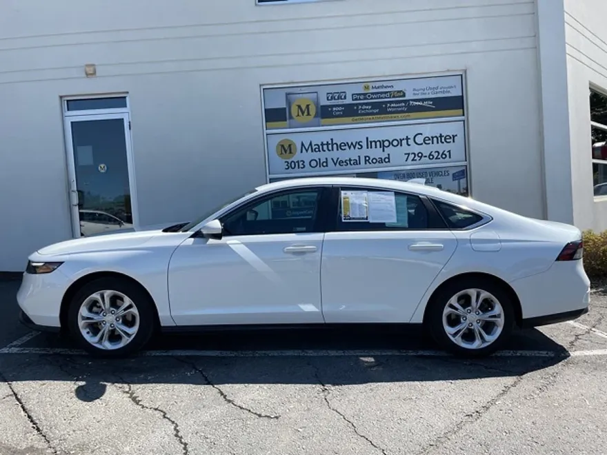 2023 Honda Accord LX photo 1