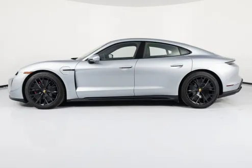 2022 Porsche Taycan GTS photo 2