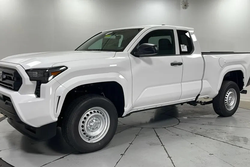 2025 Toyota Tacoma SR XtraCab photo 1
