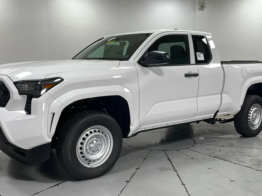 2025 Toyota Tacoma SR XtraCab photo 1