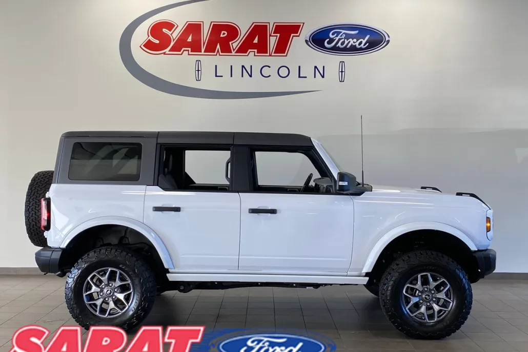 2023 Ford Bronco Badlands photo 1