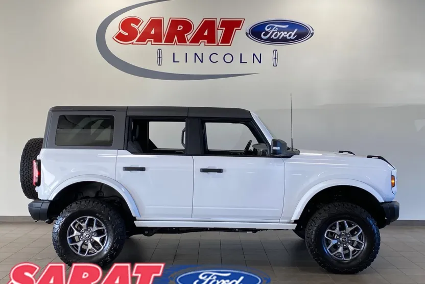 2023 Ford Bronco Badlands photo 1